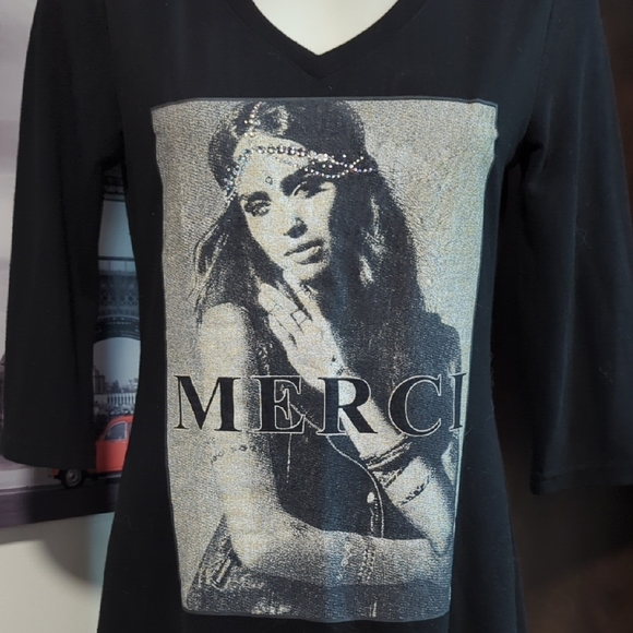 Chic Black Graphic Tunic Top - Picture 4 of 9